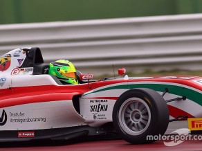 Šūmaheram neizdodas kļūt par čempionu arī Itālijas Formulā 4