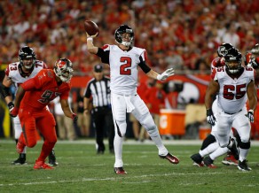 "Falcons" pārspēj "Buccaneers"