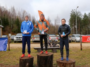 Zilo kalnu rudens krosā uzvar Pastare un Blajs