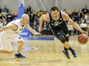 Blūms bombardē, Meiers valda zem groziem, VEF sakauj "Avtodor"