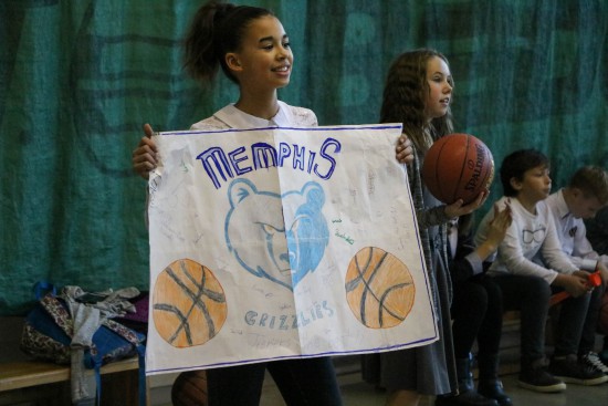 Foto: NBA Junioru līgā Ventspilī līderos izvirzās “Memphis Grizzlies” un “Dallas Mavericks”