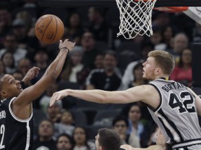 Bertānam 21 minūte, "Spurs" uzvar ar +29