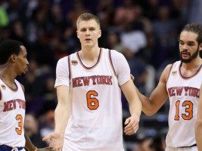 Porziņģim 34 punkti un netrāpīts uzvaras metiens "Knicks" zaudējumā