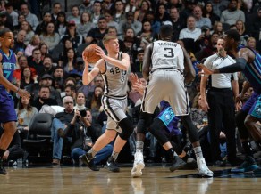 Bertāns savā labākajā NBA spēlē ar 21 punktu nokārto "Spurs" uzvaru