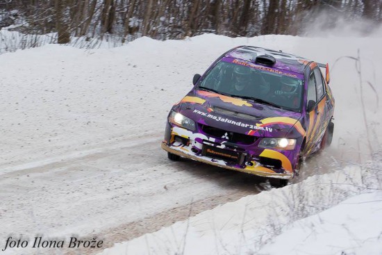 Foto: Ekipāžas testos gatavojas Alūksnes rallijam, Bergmaņa mašīnai jauns dizains