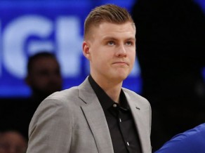 Porziņģis atkal izlaiž spēli, Kuzminskam 19 punkti "Knicks" uzvarā