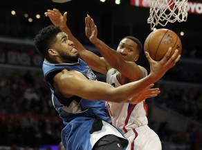 Taunsam 37 punkti, Džordanam rekords, "Wolves" pārtrauc "Clippers" sēriju