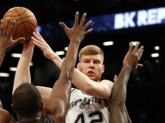 "Spurs" un Bertāns bez Oldridža uzņems pamazām uz augšu kāpjošo "76ers"