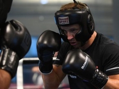 Briedis sparingo un briest līdz šim "treknākajai" cīņai karjerā