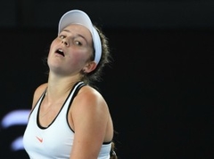 Ostapenko ar haotisku tenisu zaudē arī trešo WTA finālu