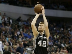 Bertāns debitē NBA "play-off" ar četriem punktiem, "Spurs" grauj