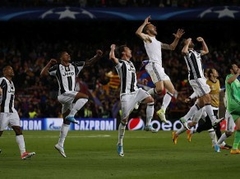 "Juventus" iztur Barselonas spiedienu, neielaiž vārtus un iekļūst pusfinālā