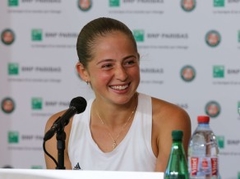 Ostapenko: "Varbūt nopirkšu sev kādu kleitu..."