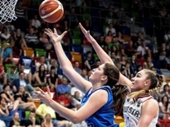 Krieviju iegāž katastrofa trešajā ceturtdaļā, Itālija nervu cīņā pārspēj Ungāriju