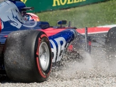 "Toro Rosso" gatavojas pagarināt līgumu ar Kvjatu un Sainsu