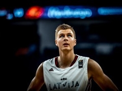 Kristaps Porziņģis: "Darbs valstsvienībā palīdzēs man spēlēt "Knicks""