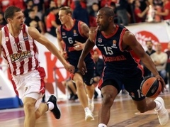 Strēlnieks ar astoņiem punktiem kaldina "Olympiacos" uzvaru pār Timmas "Baskonia"