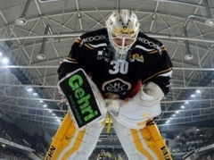 Vīgneram un A. Ševčenko četri no komandas pieciem vārtiem, Merzļikins un Punnenovs ielaiž pa ripai