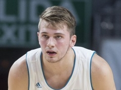 Drafta favorīts Dončičs nesola, ka dosies uz NBA jau nākamsezon