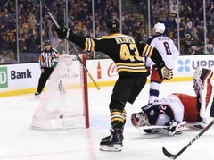 Pret "Bruins" neglābj pat Bobrovskis, "Blue Jackets" ielaiž septiņus vārtus Bostonā