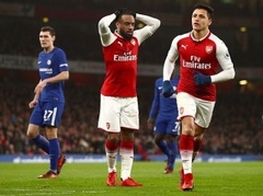 "Arsenal" un "Chelsea" sarīko fantastisku vakara šovu, bet uzvarētāju nenoskaidro