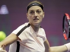 Kvitova Sanktpēterburgas finālā sagrauj Mladenoviču