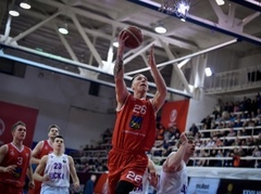 Bertānam deviņi punkti uzvarā pār leģendāro "Virtus"