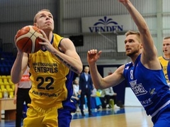 Pēc pusmēneša pārtraukuma "Ventspils" iesaistās play-off cīņās