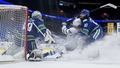 Šilovs netiek pieteikumā, ''Canucks'' pārliecinoši zaudē ''Maple Leafs''