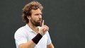 Gulbis zaudē tikai trīs geimus un pārliecinoši nokļūst soli no Vimbldonas pamatturnīra