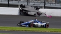 Video: Vairākas avārijas pēdējos apļos un Ņūgārdena pirmā uzvara "Indy 500"