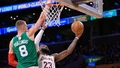 Video: Porziņģis pie stīpas satiek karali Džeimsu un danko ''Celtics'' uzvarā