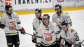 Pastarīšu cīņā ''Hockey Punks'' pēcspēles metienos uzveic Rīgas HS, tiekot pie otrās uzvaras