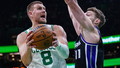 Porziņģim double-double, ''Celtics'' izgāž ceturto ceturtdaļu pret ''Kings''