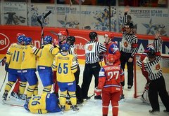 IIHF lems par iespējamo diskvalifikācijas piespriešanu diviem Krievijas hokejistiem