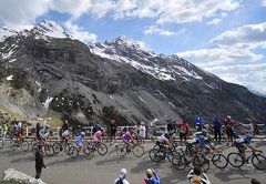 Beļģis de Gends uzvar 'Giro d'Italia' priekšpēdējā posmā; čempions vēl nav zināms