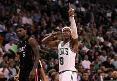 'Celtics' dramatiskā cīņā izlīdzina rezultātu NBA pusfināla sērijā