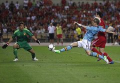 Eiropas čempione Spānija ar grūtu uzvaru dodas uz EURO 2012