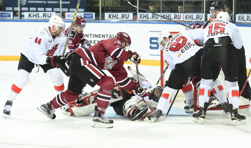 Rīgas «Dinamo» tālo izbraukumu pabeidz ar pārliecinošu uzvaru pastarīšu duelī