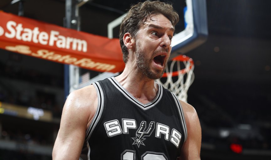 Bertāna pārstāvētā Sanantonio «Spurs» uz laiku paliek bez pirkstu salauzušā Gasola