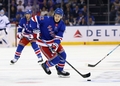«Rangers» fanu uzslavas un debija uz NHL skatuves – kā Ņujorkā iejuties 18 gadus vecais hokejists Šmits?