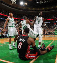 Celtics uzvar papildlaikā, izlīdzina rezultātu NBA Austrumu finālsērijā