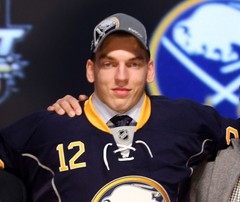 Latvijas hokeja talantu Girgensonu NHL drafta 1.kārtā ar 14.numuru izvēlas Bufalo Sabres