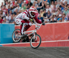 Štrombergs un Treimanis iekļūst olimpisko BMX sacensību pusfinālā, Veidem vēl jācīnās