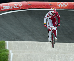 Štromberga un komandas sasniegumus Valmierā iemūžinās ar bronzā atlietu BMX velosipēdu