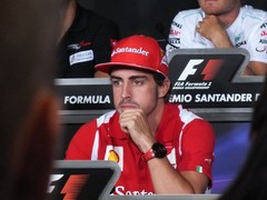 Zēns intervē Fernando Alonso [Video]