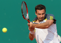 Gulbis ar uzvaru sāk Barselonas ATP World Tour 500 turnīra kvalifikāciju