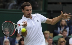 Gulbis uzvar iepriekšējo divu gadu Vimbldonas pusfināla dalībnieku Tsongu
