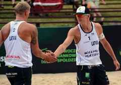 Pļaviņš/Pēda pasaules čempionātu sāk ar panākumu; Samoilovs/J.Šmēdiņš uzvar Latvijas duelī