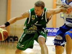 Basketbola klubs Jēkabpils papildinās ar spēka uzbrucēju Pozņaku